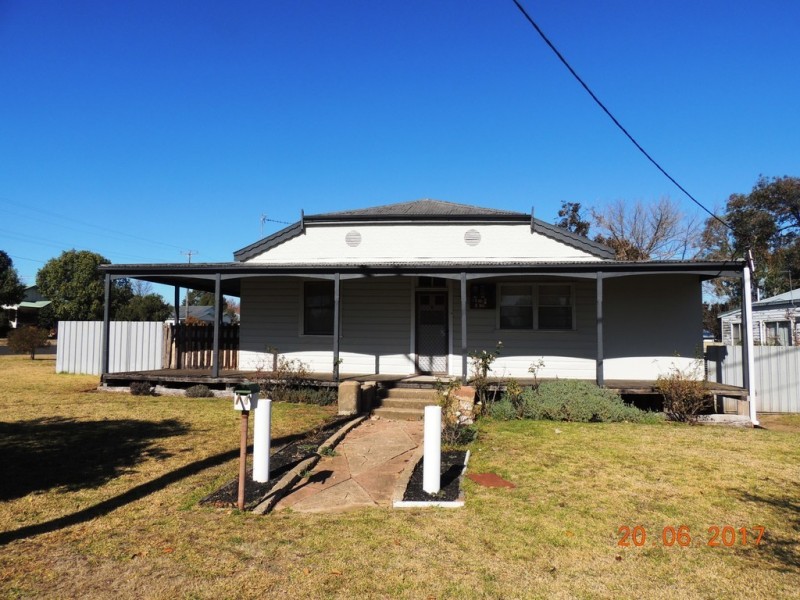 60 Edwards St, Coonabarabran NSW 2357