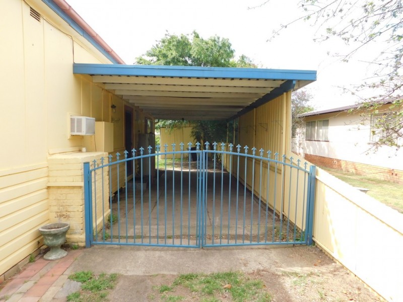 81 Edwards St, Coonabarabran NSW 2357