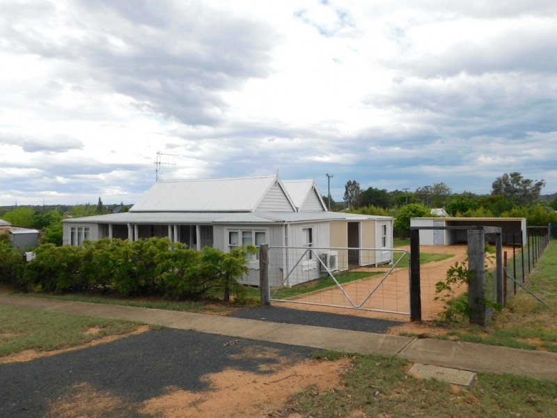 16 North St, Coonabarabran NSW 2357