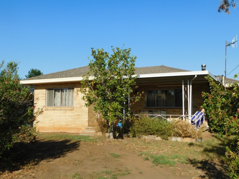 28 Camp St, Coonabarabran NSW 2357