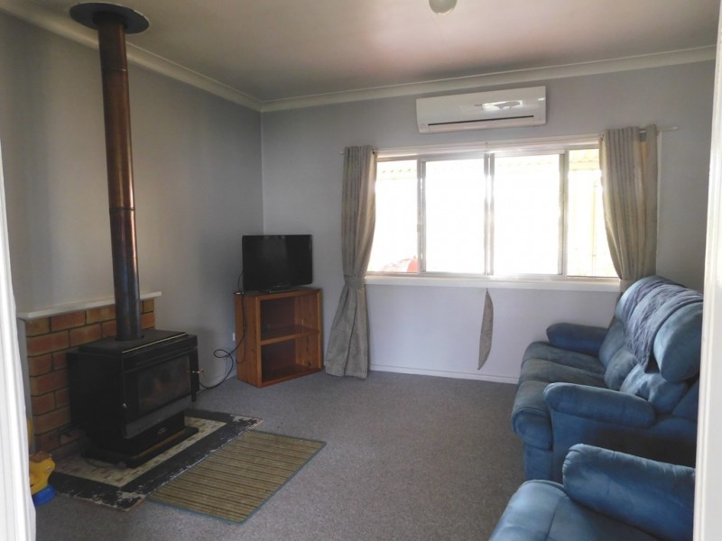 28 Camp St, Coonabarabran NSW 2357