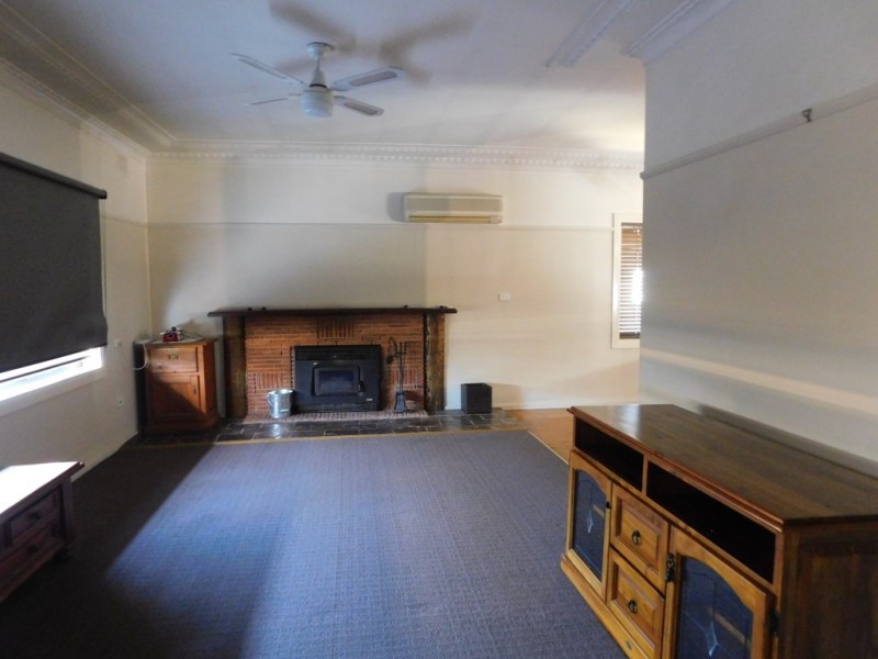 29 Charles St, Coonabarabran NSW 2357