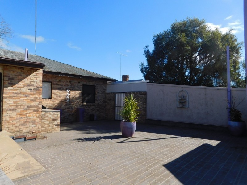 29 Charles St, Coonabarabran NSW 2357