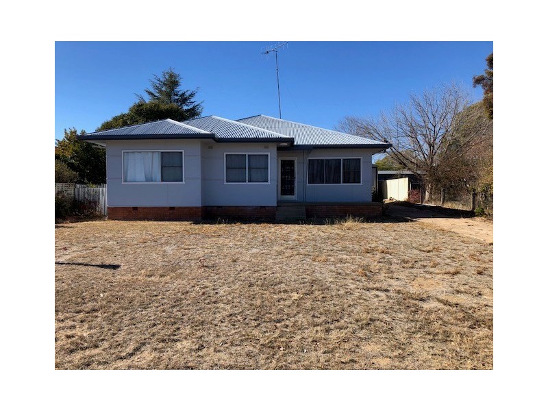 27 Knight St, Coonabarabran NSW 2357