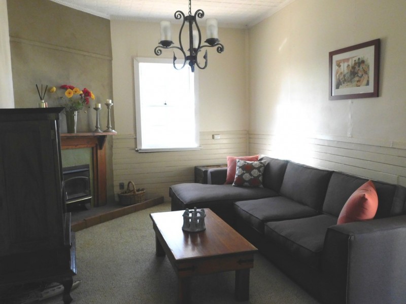 21 Charles St, Coonabarabran NSW 2357