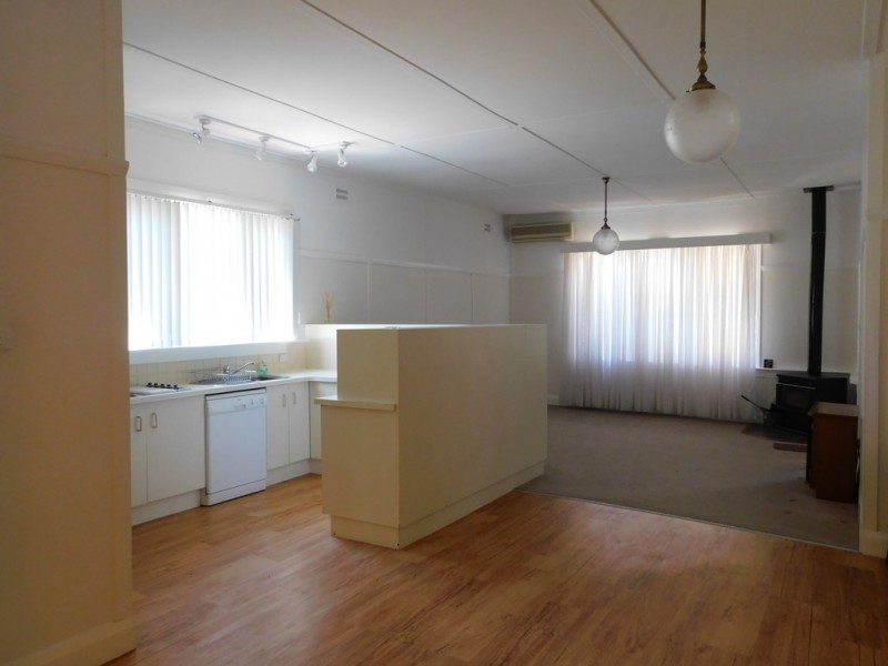 16 Cowper St, Coonabarabran NSW 2357