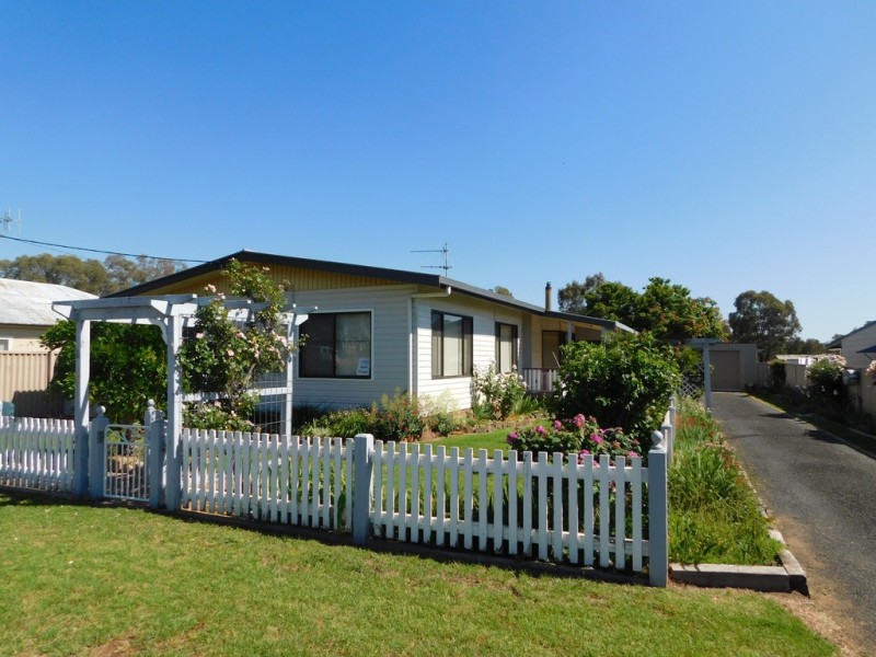 25 Drummond St, Coonabarabran NSW 2357