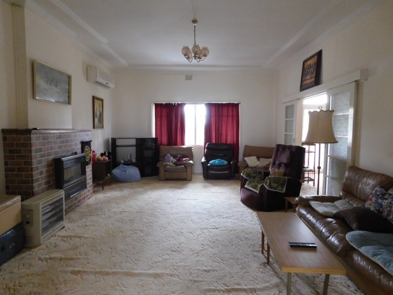 2-4 Myall St, Binnaway NSW 2395