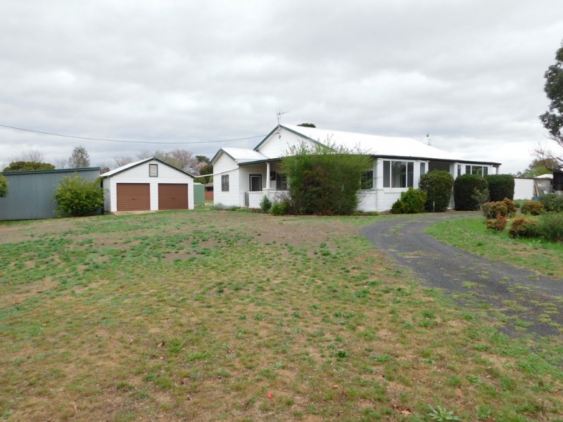 2-4 Myall St, Binnaway NSW 2395