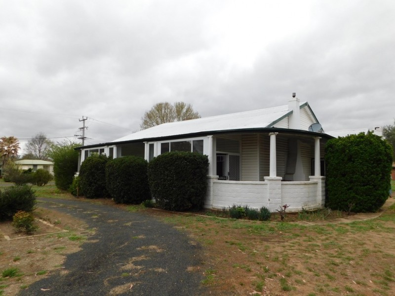 2-4 Myall St, Binnaway NSW 2395