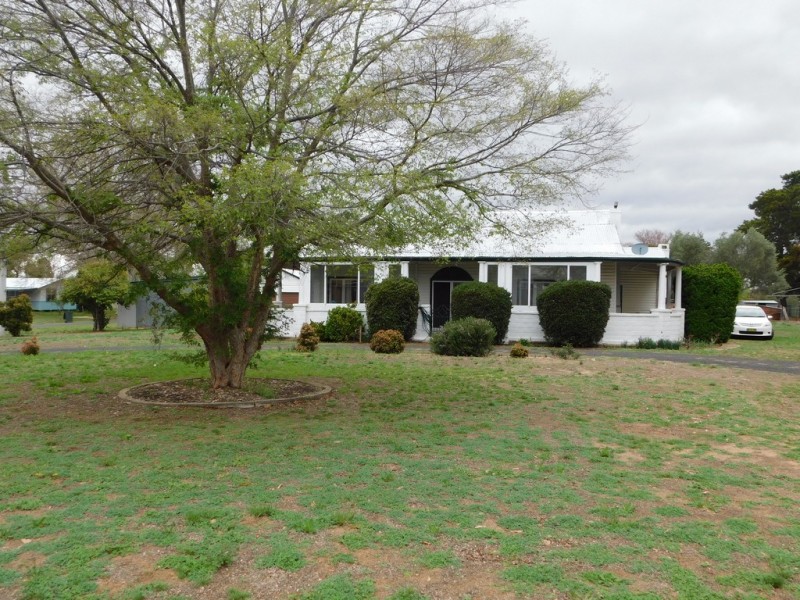 2-4 Myall St, Binnaway NSW 2395