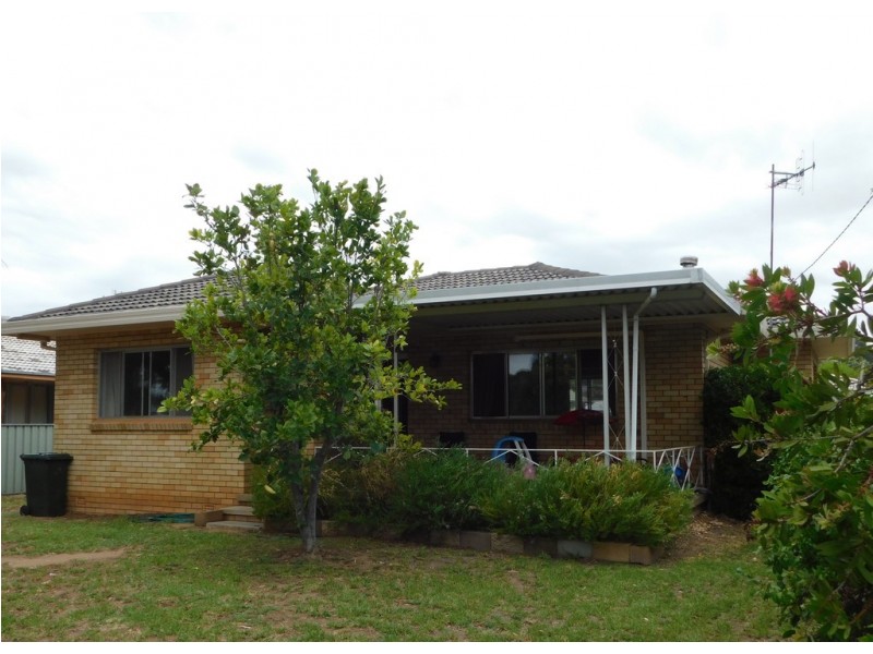 28 Camp St, Coonabarabran NSW 2357