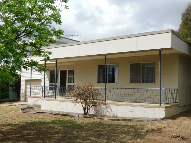 4 Edwards St, Coonabarabran NSW 2357
