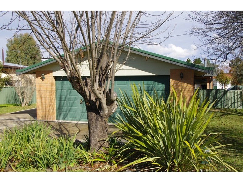 13 Woodland Avenue, Inverell NSW 2360