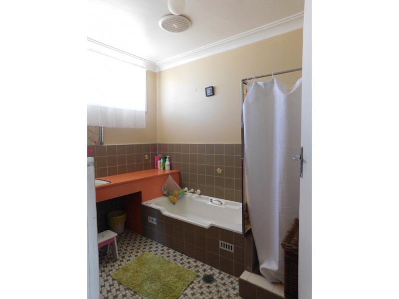 38 Knight St, Coonabarabran NSW 2357
