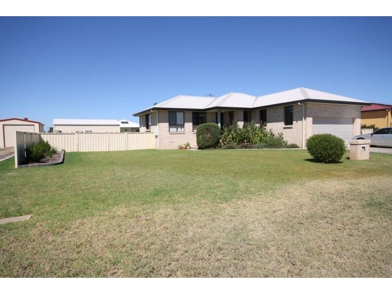 8 Cunningham Close, Narrabri NSW 2390