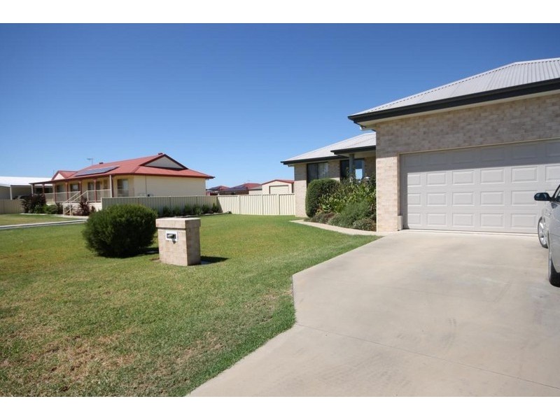 8 Cunningham Close, Narrabri NSW 2390
