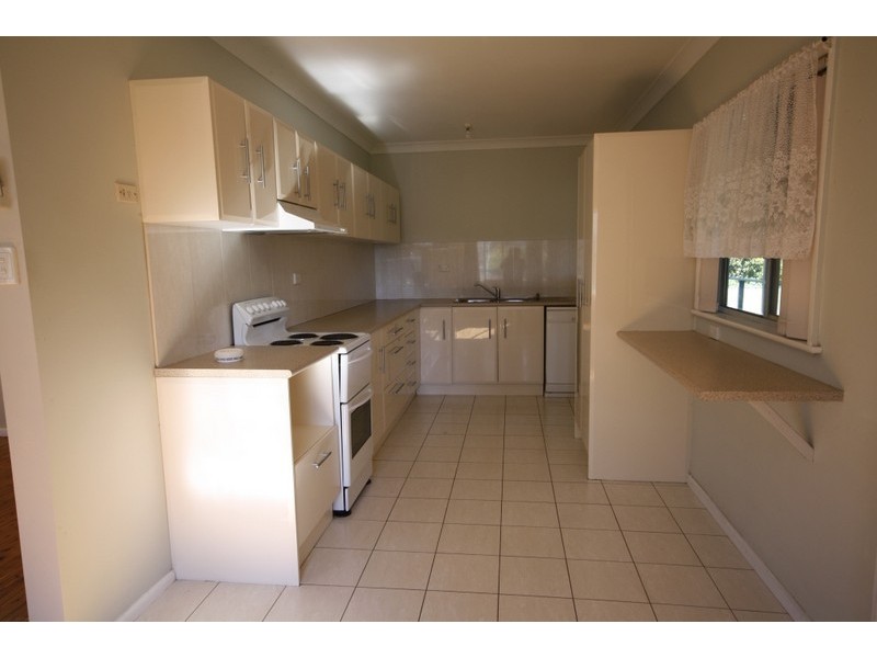 33 Guest Street, Narrabri NSW 2390