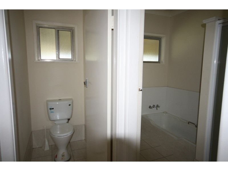 33 Guest Street, Narrabri NSW 2390