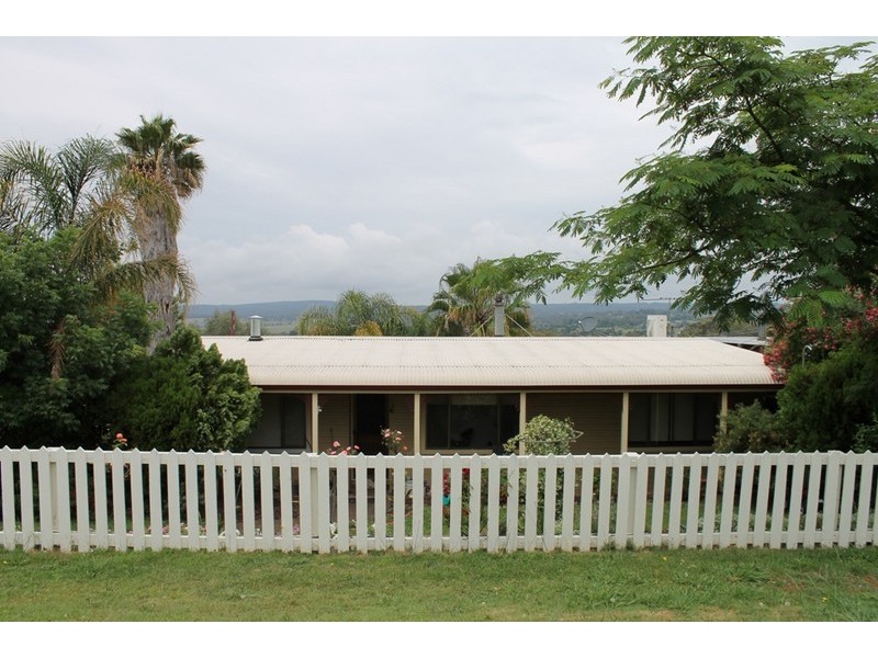 28 Lewin Street, Inverell NSW 2360