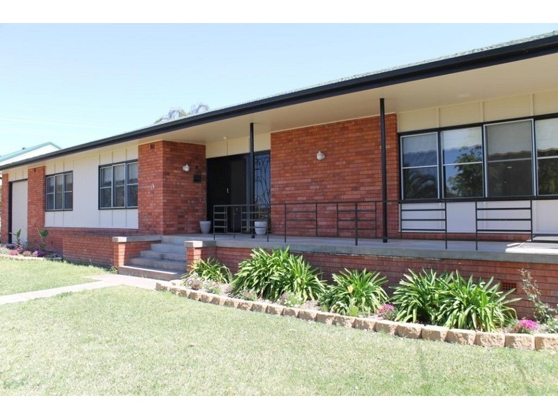 15 Lewin Street, Inverell NSW 2360
