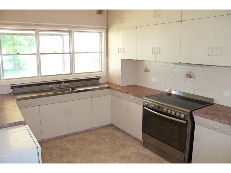 15 Lewin Street, Inverell NSW 2360
