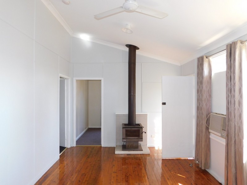 12 Clarke St, Coonabarabran NSW 2357