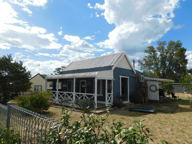 11 Gordon St, Coonabarabran NSW 2357
