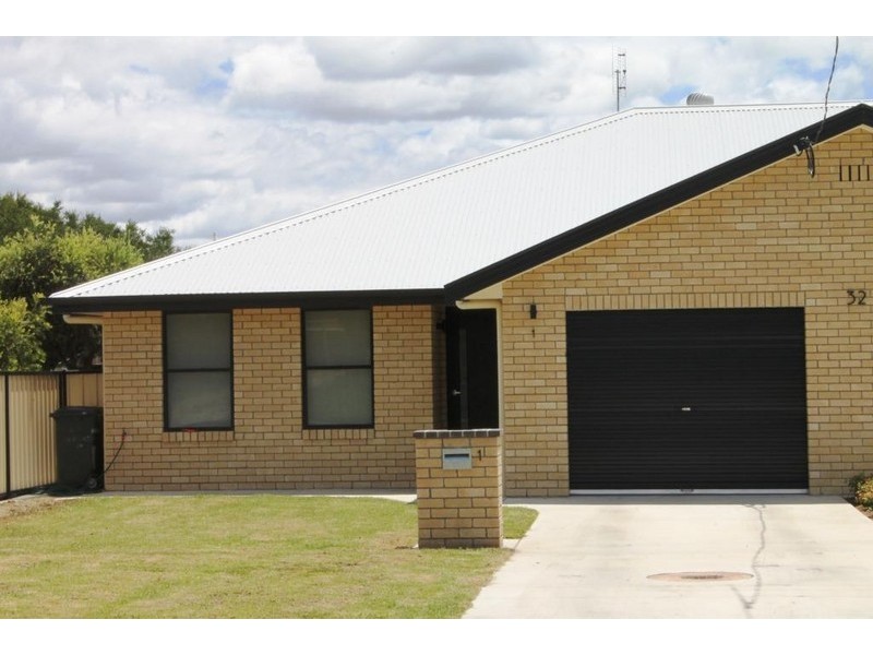 1/32 Bennett, Inverell NSW 2360