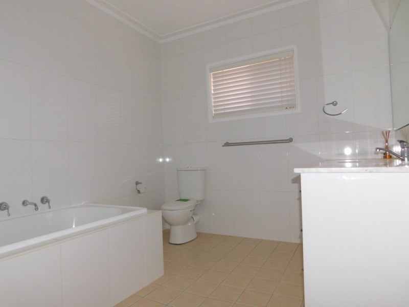 11 North St, Coonabarabran NSW 2357
