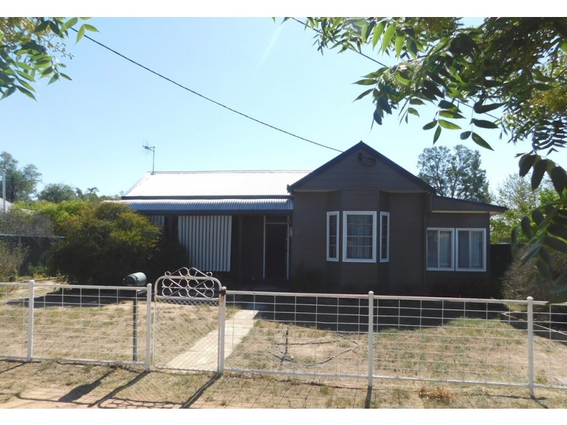 4 Knight St, Coonabarabran NSW 2357