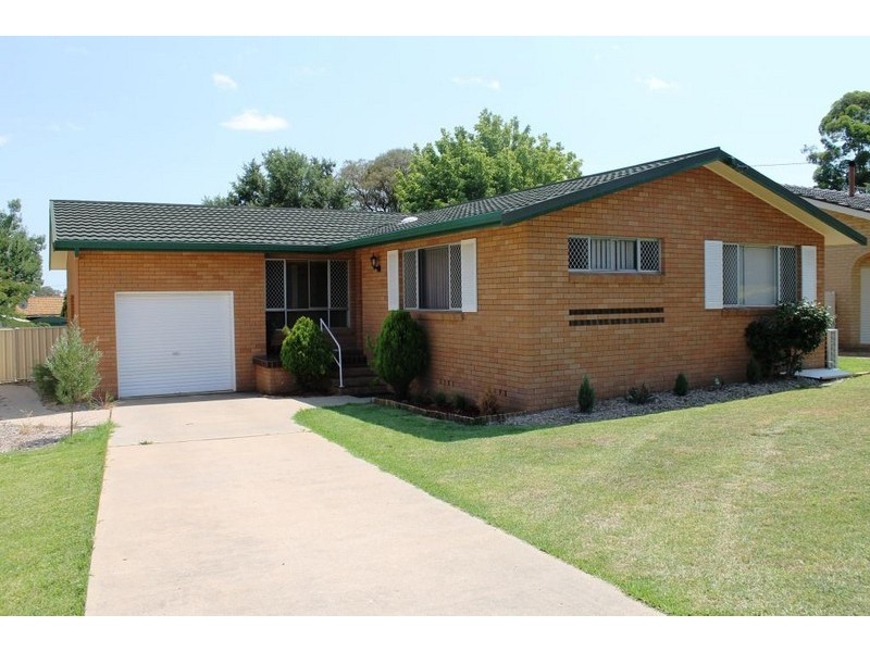 10 Sapphire Street, Inverell NSW 2360