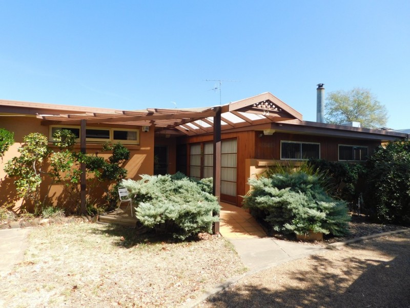 32 Nandi St, Coonabarabran NSW 2357