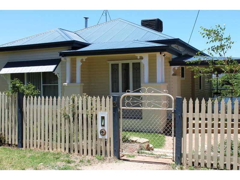 21 George Street, Inverell NSW 2360