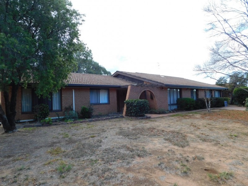 2 Rundle St, Coonabarabran NSW 2357