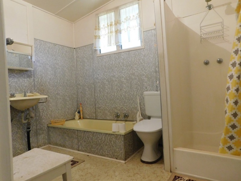 12 Queen St, Baradine NSW 2396