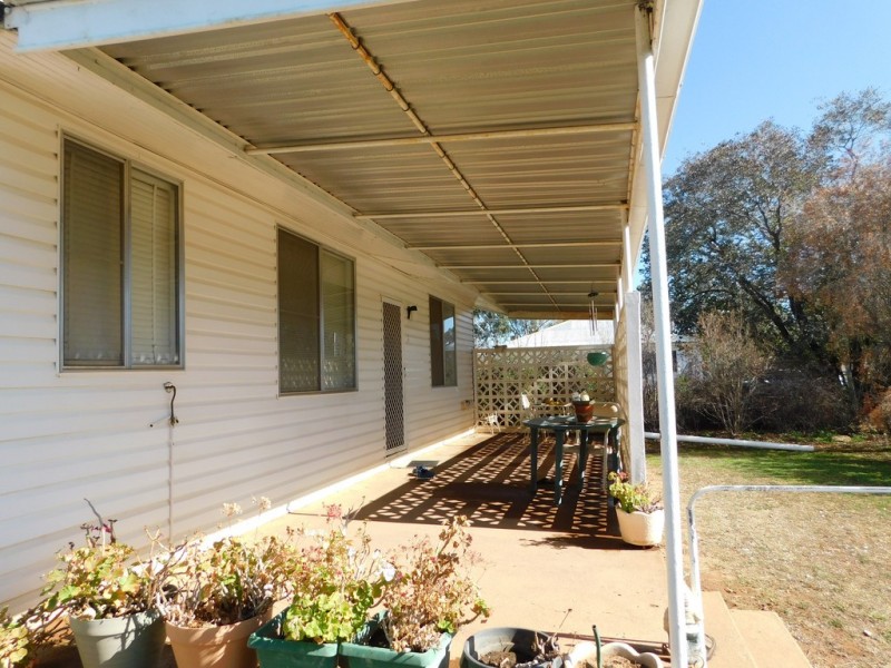 12 Queen St, Baradine NSW 2396