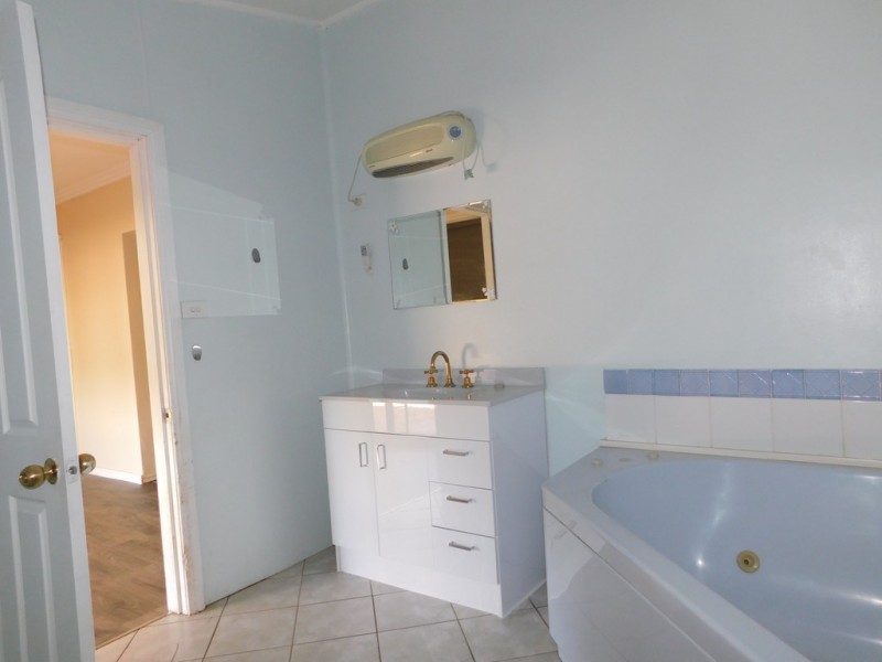 35 Edwards St, Coonabarabran NSW 2357