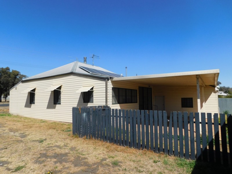 35 Edwards St, Coonabarabran NSW 2357