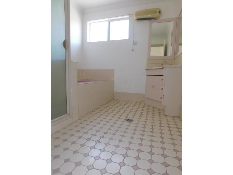 69 Edwards St, Coonabarabran NSW 2357