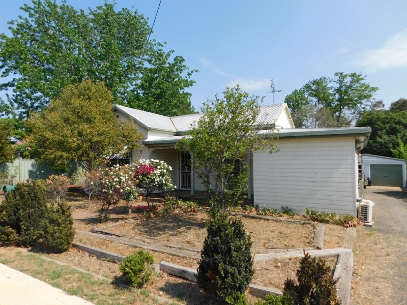 69 Edwards St, Coonabarabran NSW 2357