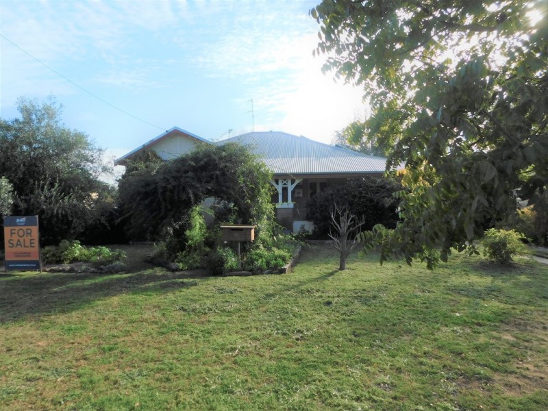 26 Knight St, Coonabarabran NSW 2357