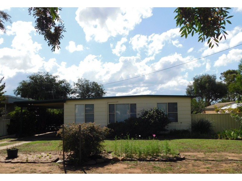 115 Cassilis St, Coonabarabran NSW 2357