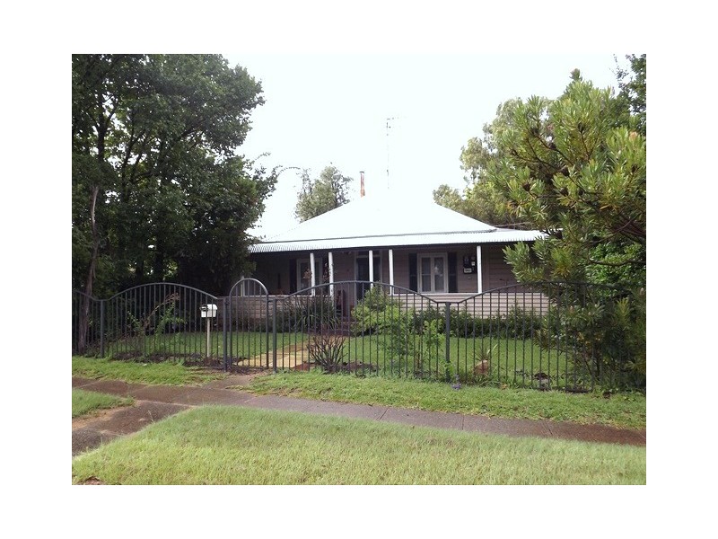 96 Cassilis St, Coonabarabran NSW 2357