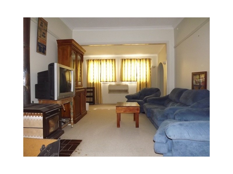 96 Cassilis St, Coonabarabran NSW 2357