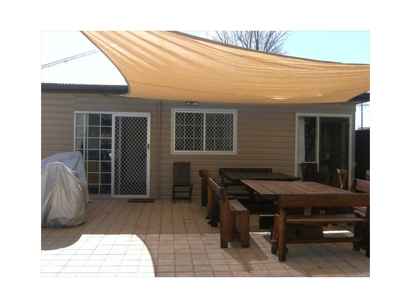 96 Cassilis St, Coonabarabran NSW 2357