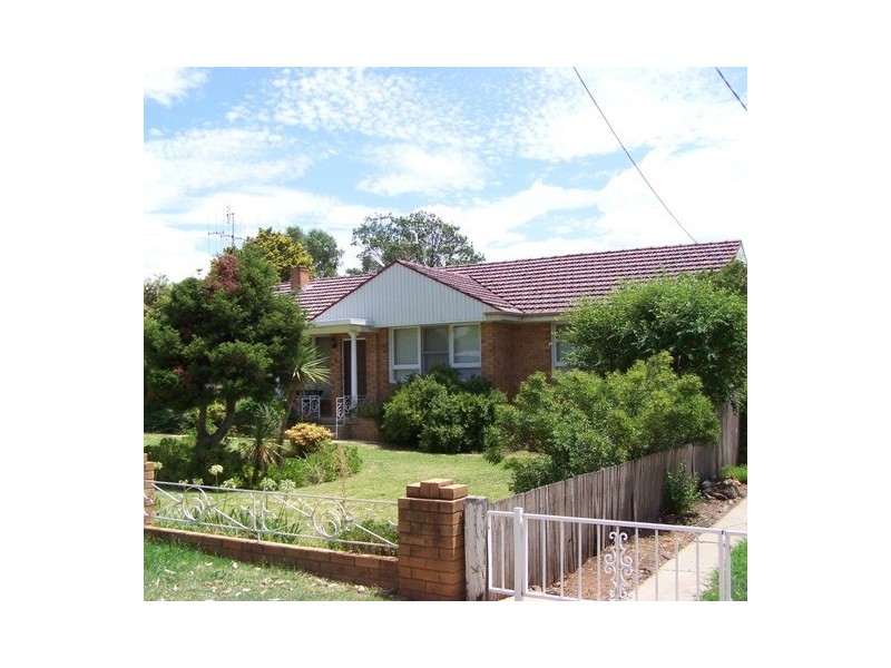 5 Arthur Street, Wellington NSW 2820