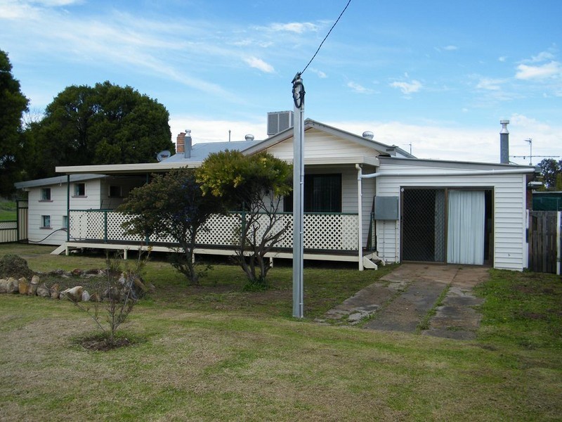 30 Pryor Street, Quirindi NSW 2343