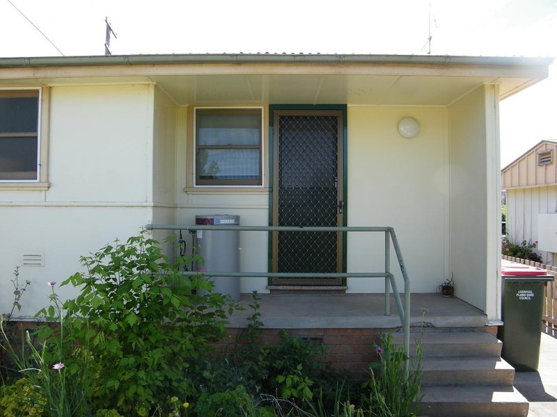 1/2 Perkins Street, Quirindi NSW 2343