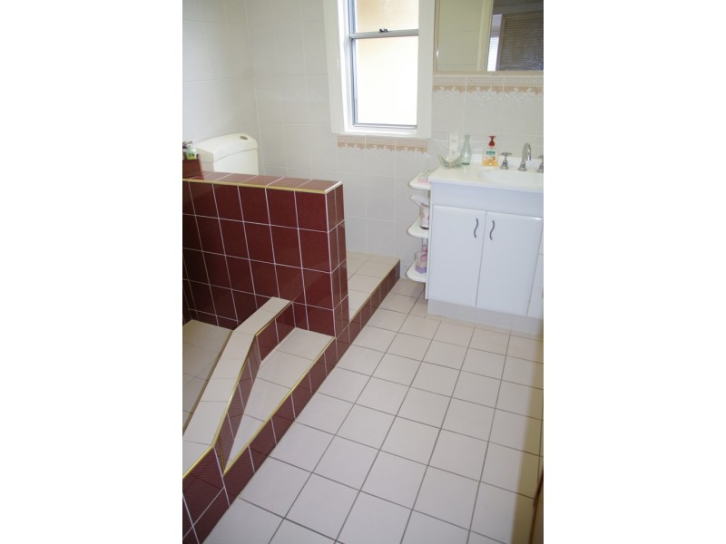 83 Urabatta Street, Inverell NSW 2360